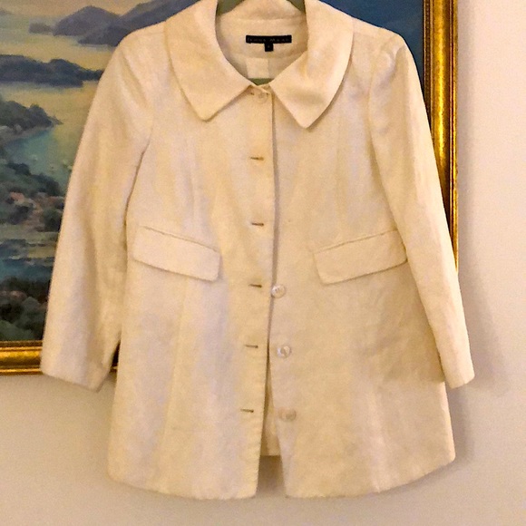 JenneMaac rare beautiful shift coat white large collar button down pocket detail